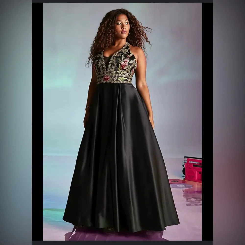 Satin Formal Gown by Blondie Nights embroidered pockets - Picture 4 of 9